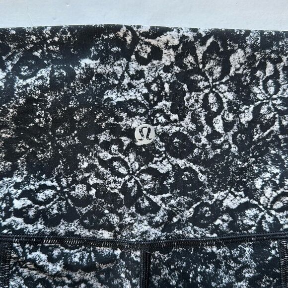 Lululemon Women’s 6 Wunder Under Crop *Scallop 23" Achromatize Ice Grey Black - Picture 10 of 16